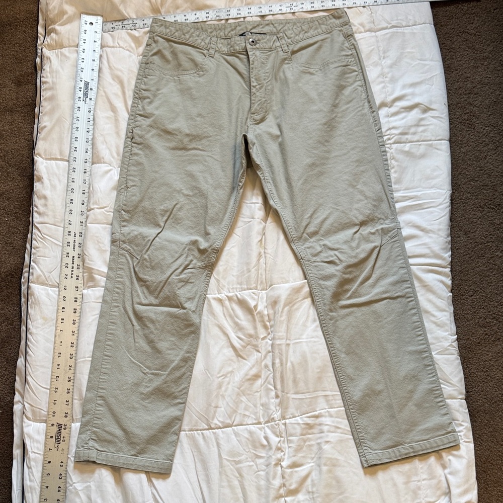 The North Face Men's khaki Chinos
